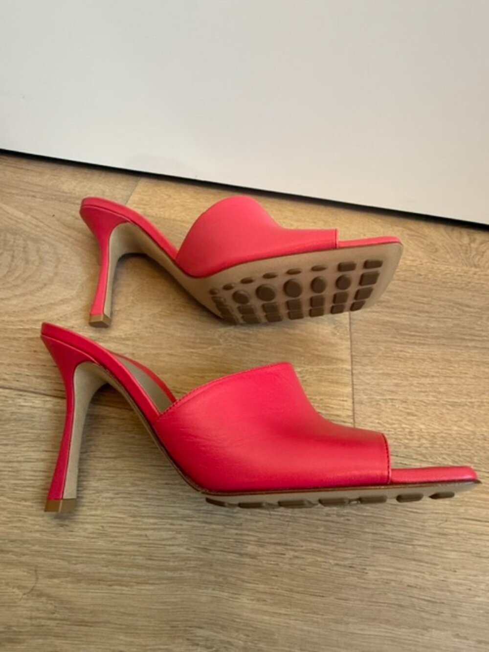 Like New Authentic Bottega Veneta Hot Pink/Hollyhock Heel Sandals Size 40/9 9.5 - Picture 3 of 3